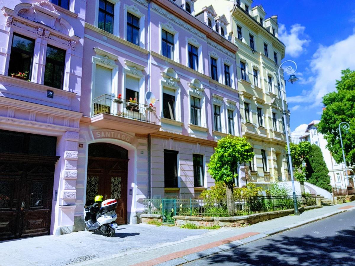Apartman Karlovy Varyアパートメント エクステリア 写真